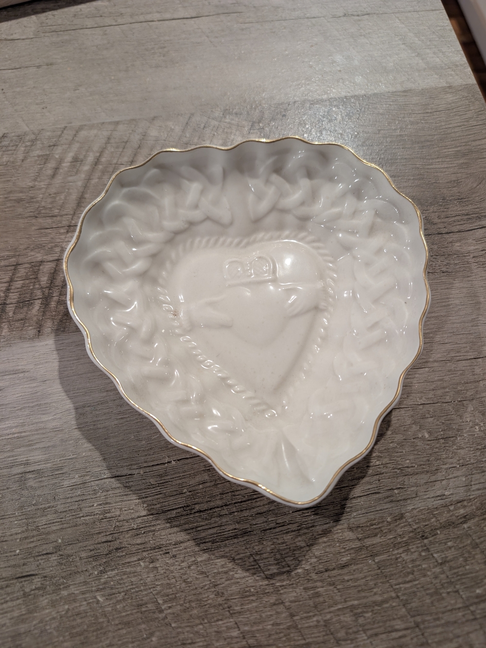 Vintage Belleek Porcelain Claddah Heart Shaped Trinket Dish With Gold Trim